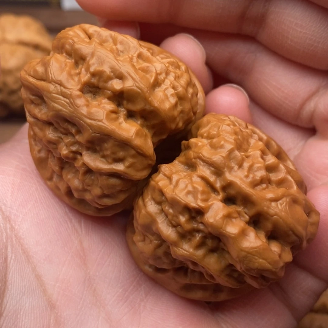 【闪购商品】文玩核桃把件大开背边40左右