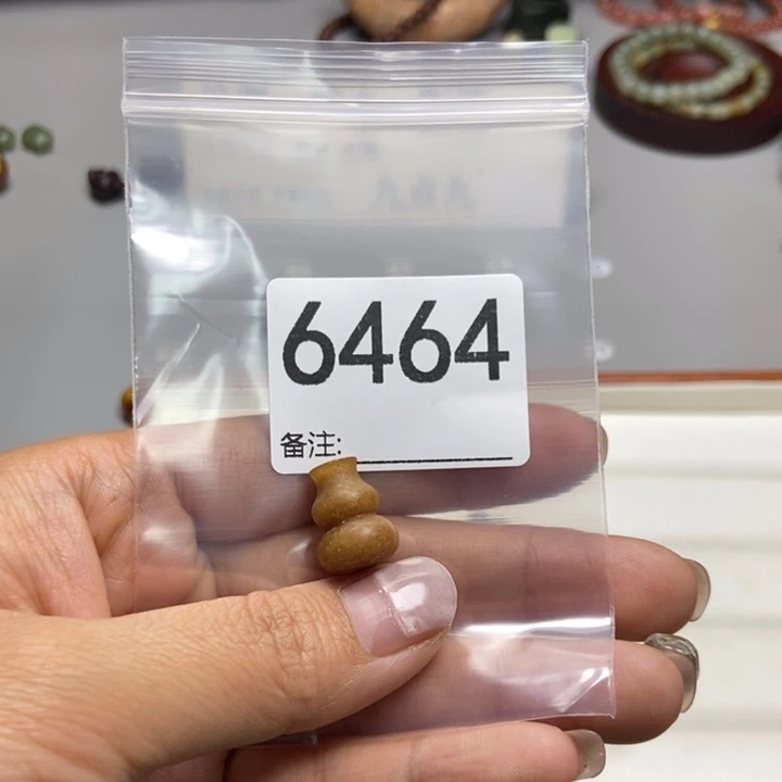 天***尚蛇纹石玉未镶嵌项链