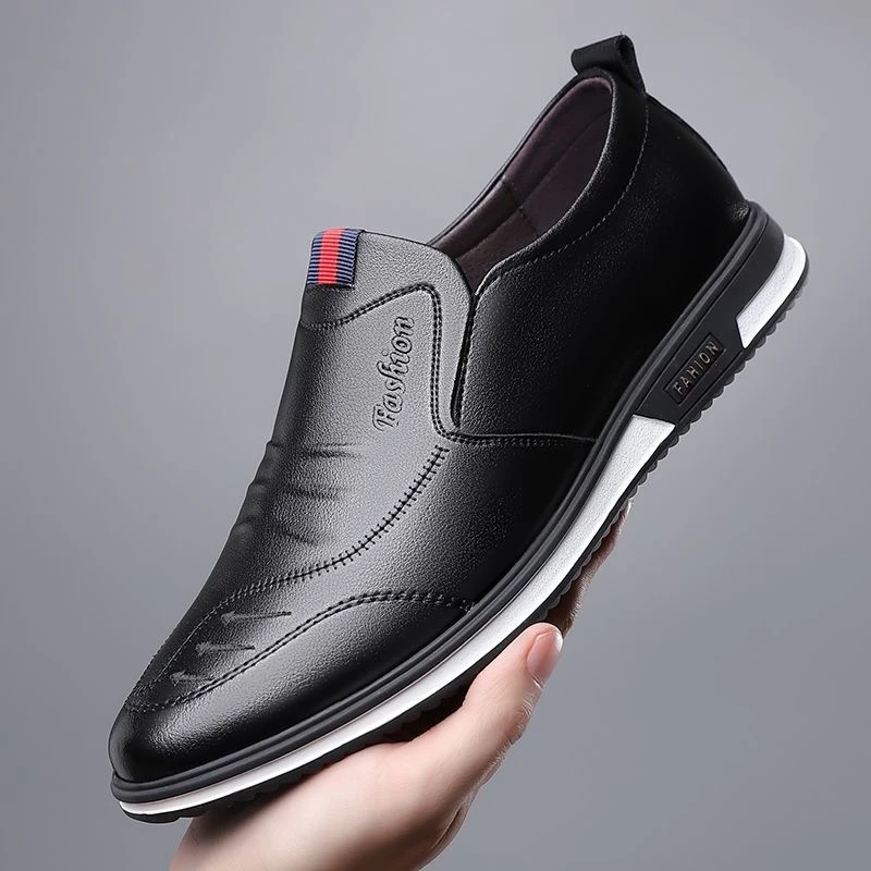 新款男士正品商务休闲皮鞋软底洋气防滑透气休闲鞋一脚蹬软底软面