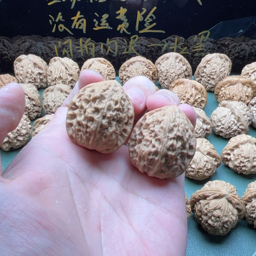 核桃把件31小金牛，没有打底