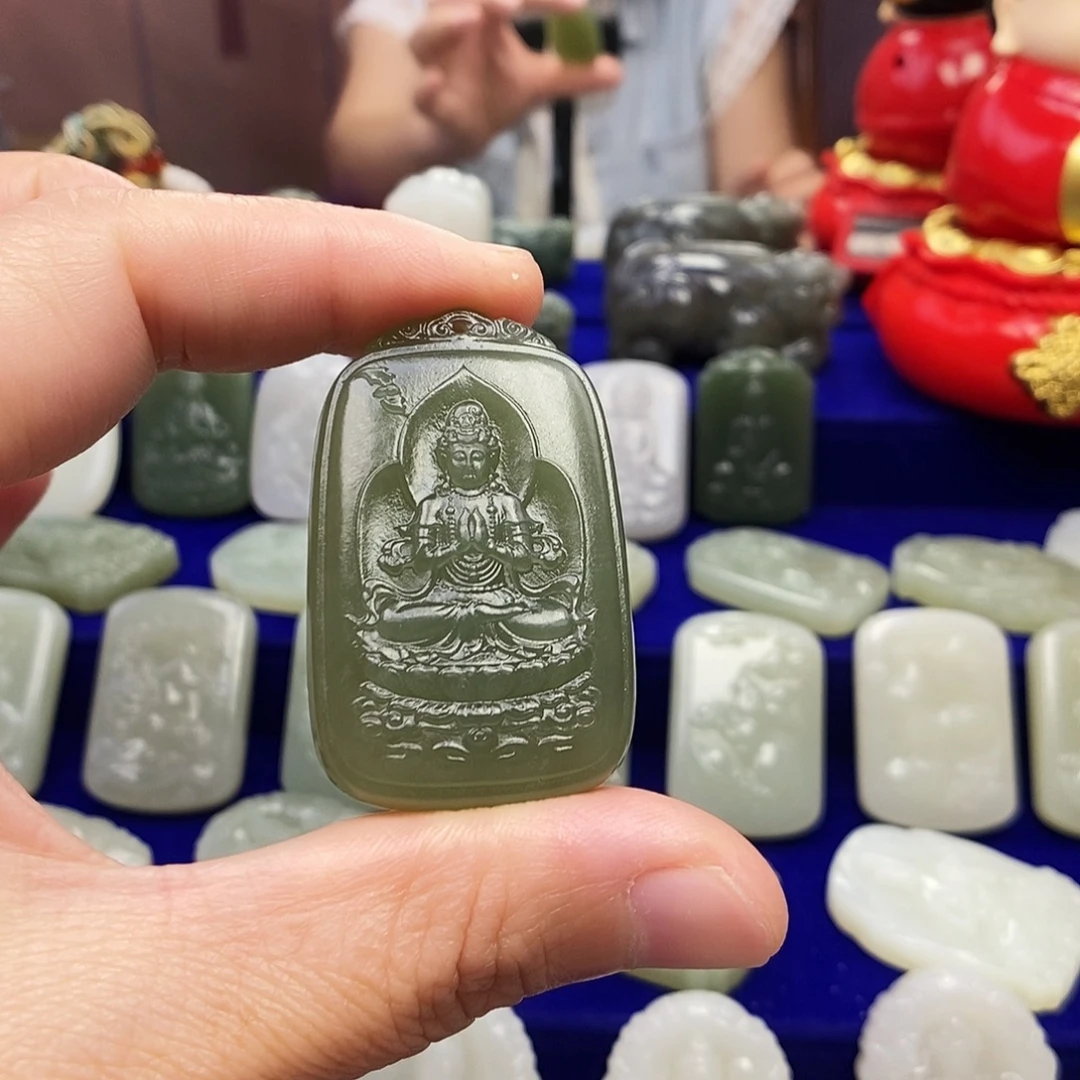 阿***德和田玉未镶嵌颈饰