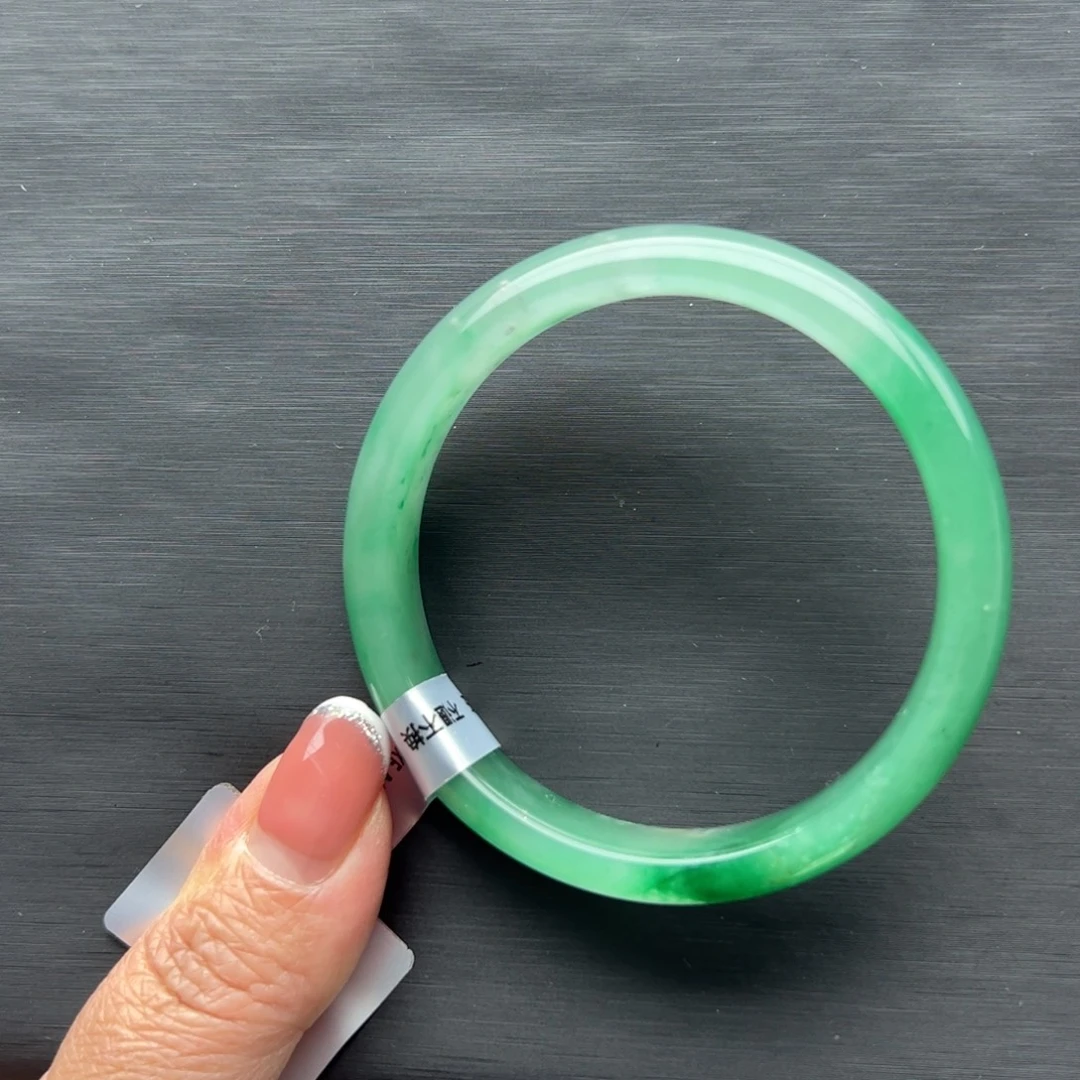 石英质玉（非洲翠）未镶嵌手镯