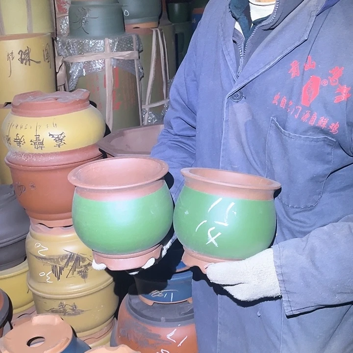 紫砂紫砂花盆和花盆之间