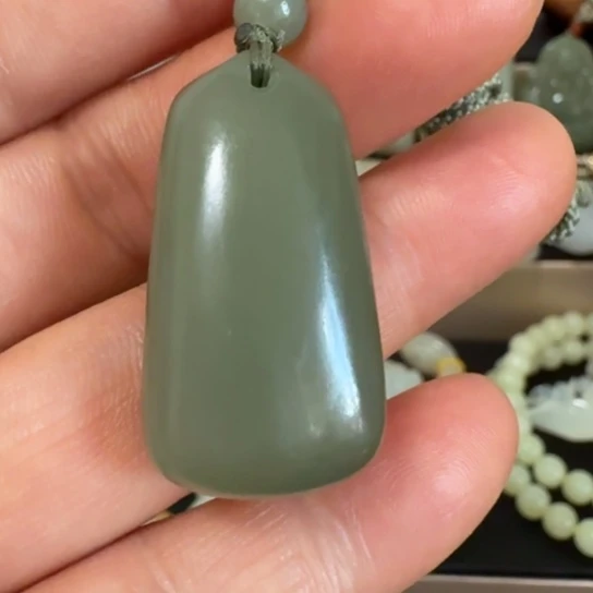 和田玉（糖玉）未镶嵌颈饰