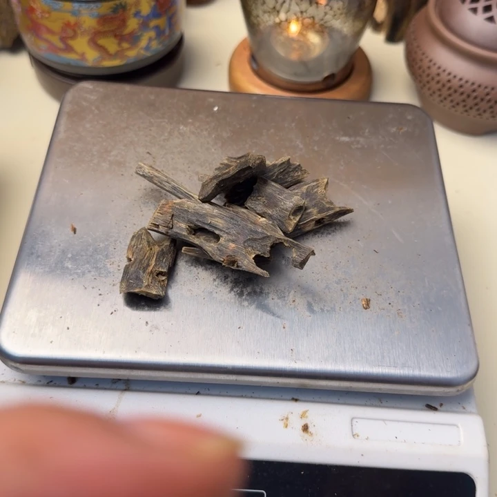 洪***波沉香沉香碎屑陆河块料20克