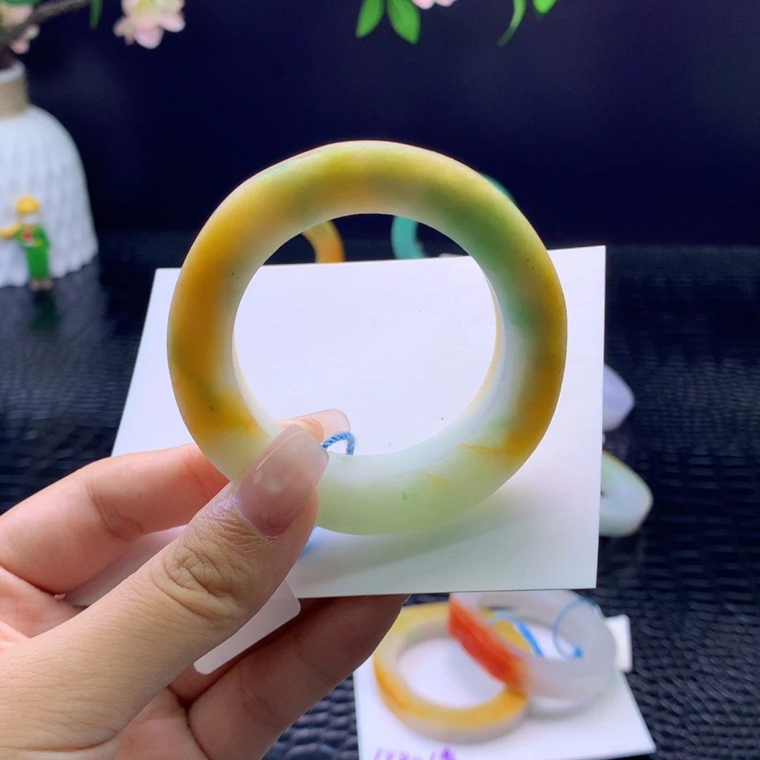 定制翡翠未镶嵌手镯