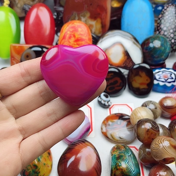 玛瑙/玉髓未镶嵌珠宝奇石