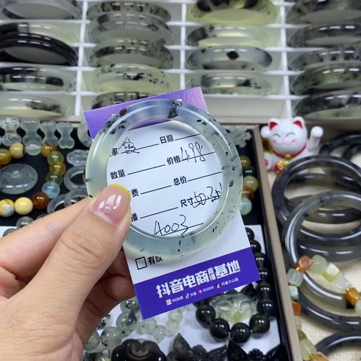 爱***人蛇纹石玉未镶嵌手镯