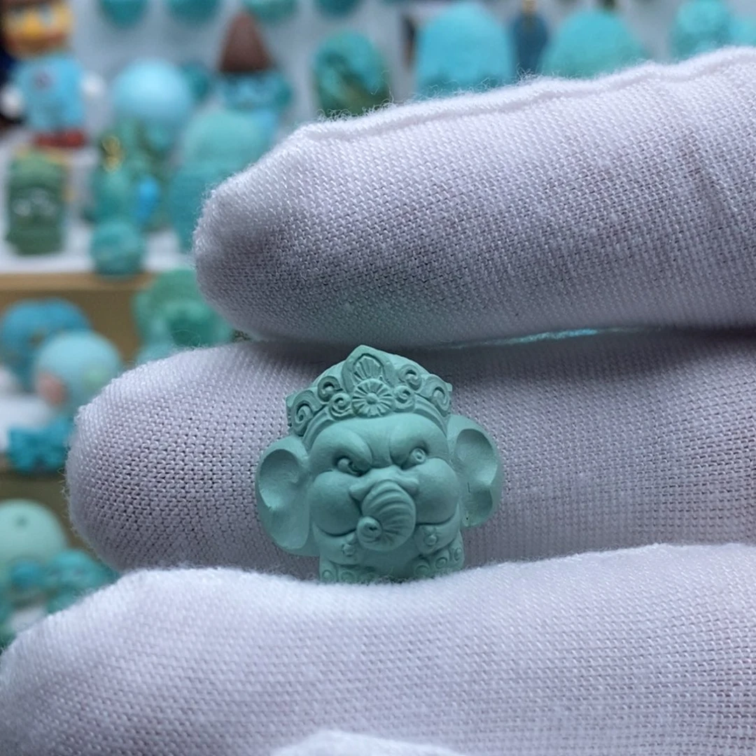 绿松石未镶嵌挂件