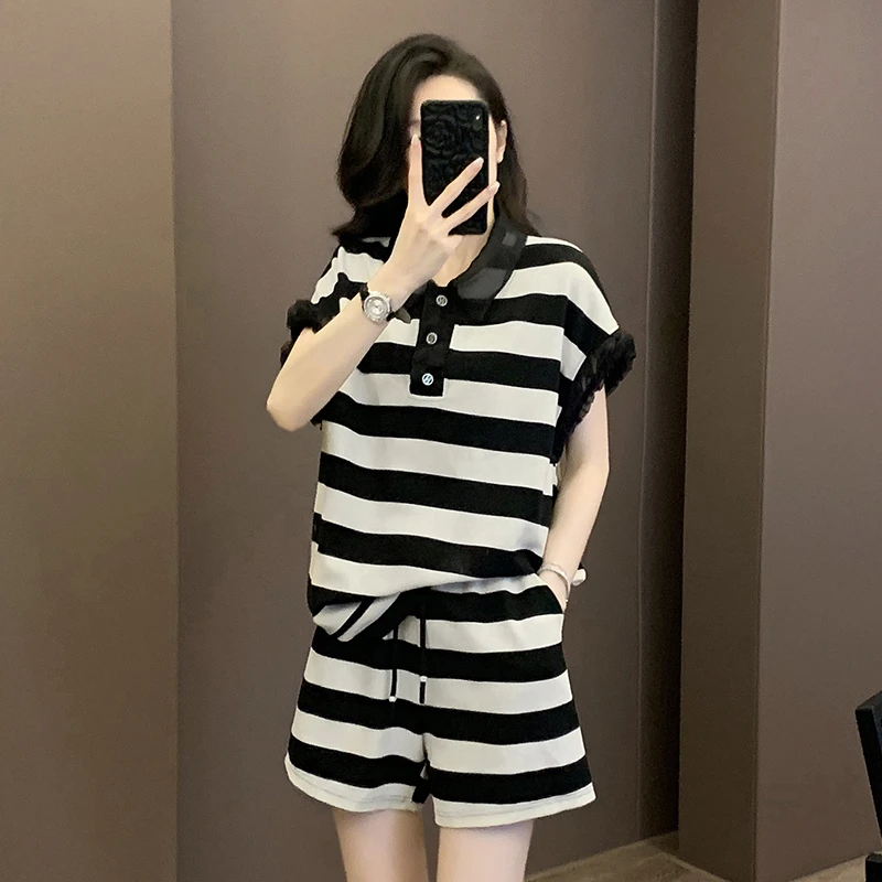 夏季新款时尚韩版女黑白条纹洋气泡泡袖Polo领短袖短裤两件套装