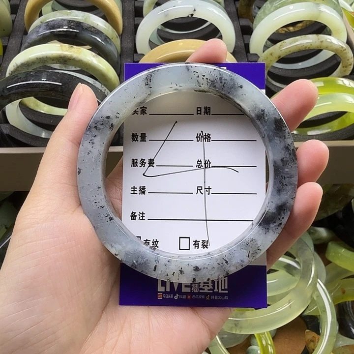 不***胃蛇纹石玉未镶嵌手镯