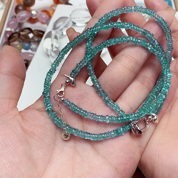 车挂未镶嵌水晶V****?水晶1