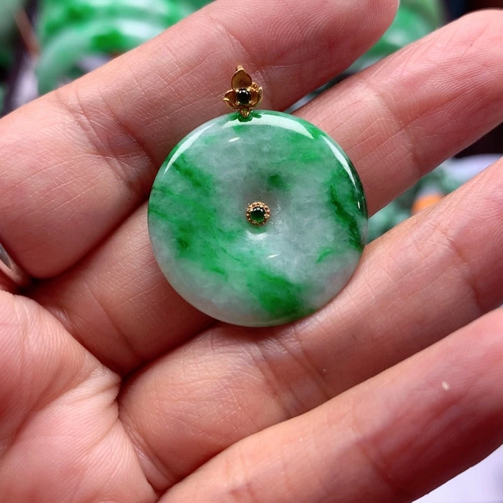 颈饰18K金镶嵌翡翠翡翠