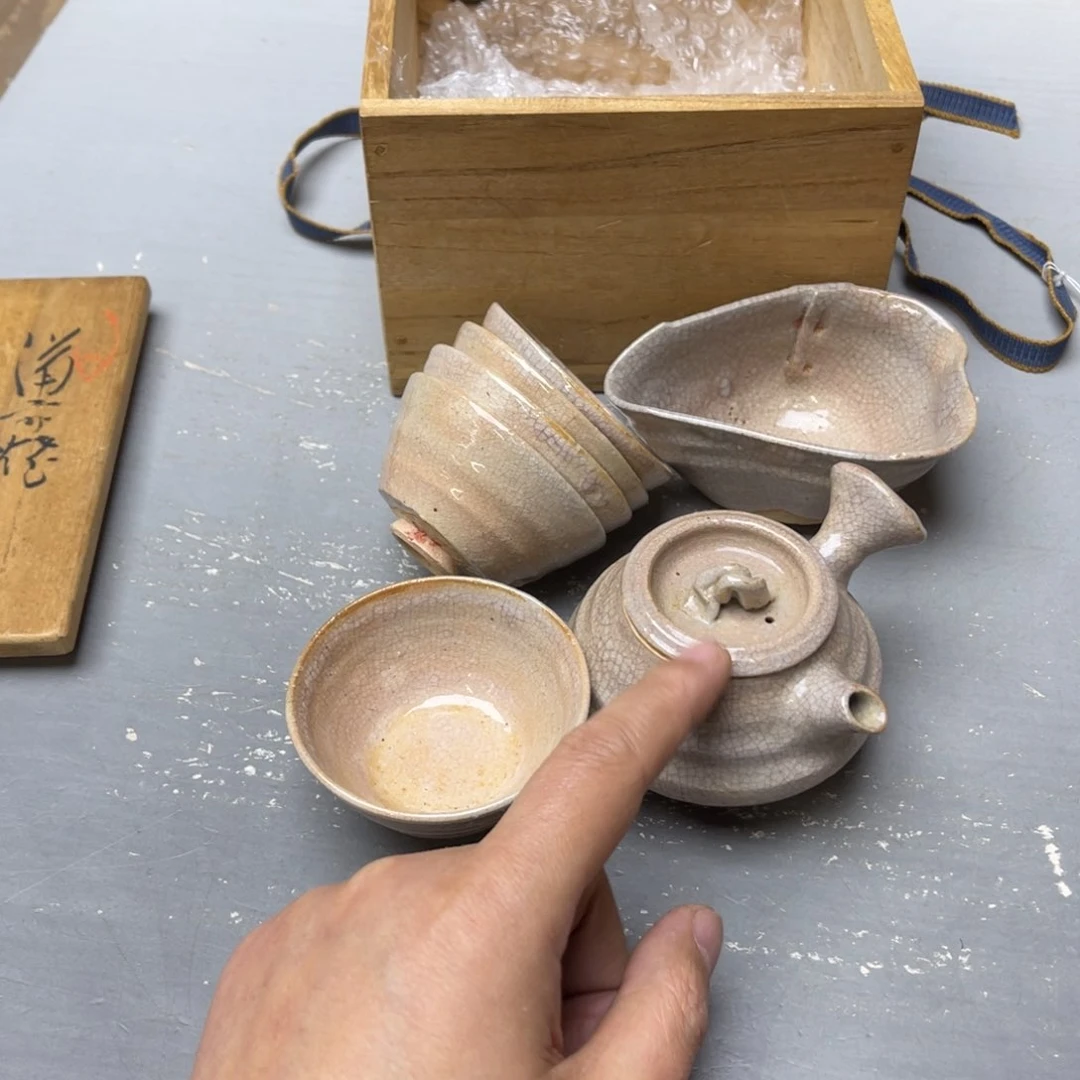 瓷片千***?密密麻麻地铺满一