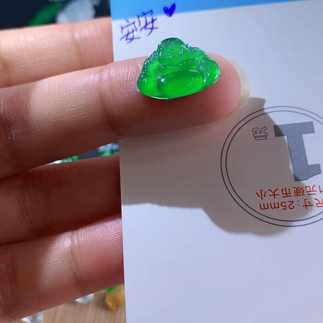 翡翠颈饰未镶嵌天然翡翠高冰佛公