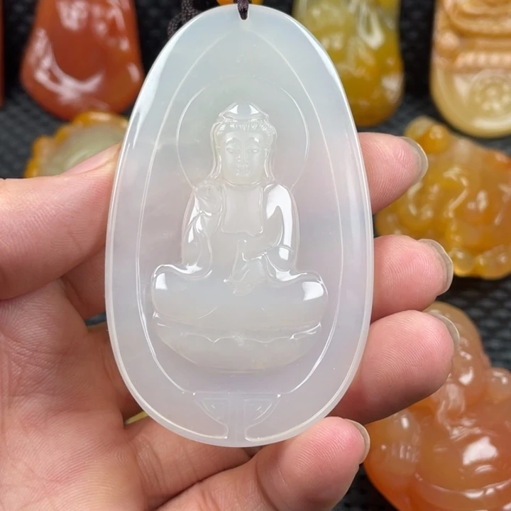 石英质玉（黄龙玉）未镶嵌颈饰
