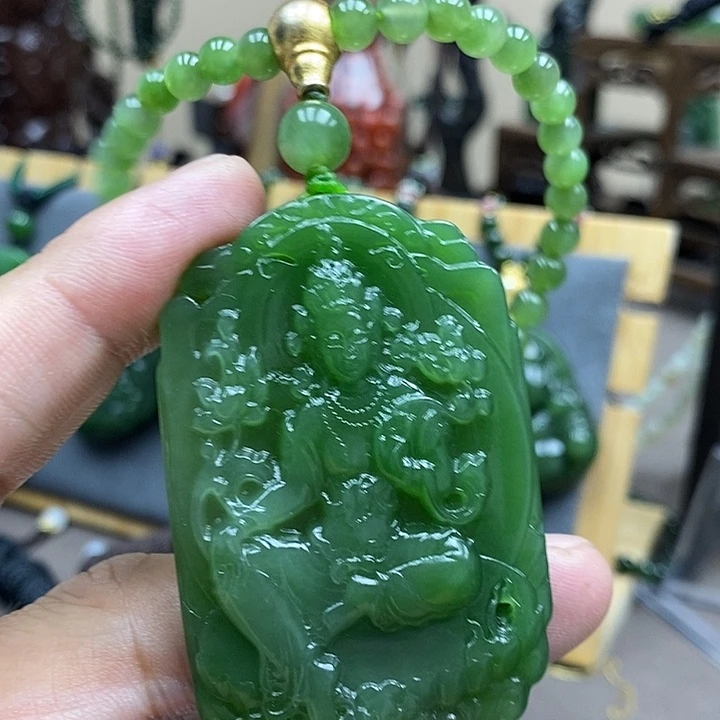 黑***湖和田玉（碧玉）未镶嵌颈饰