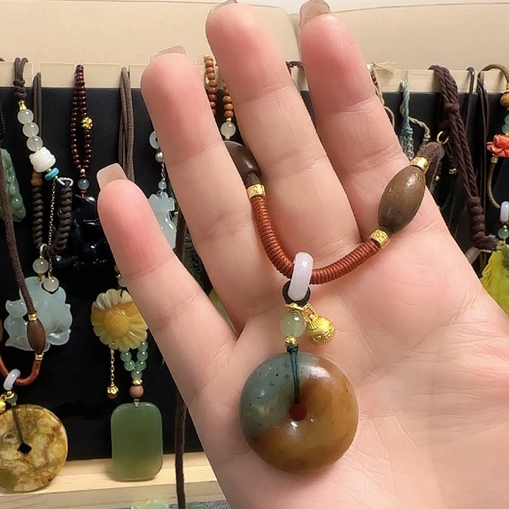 蛇纹石玉合金颈饰