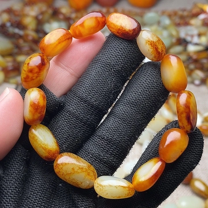 じ***僾和田玉未镶嵌手链