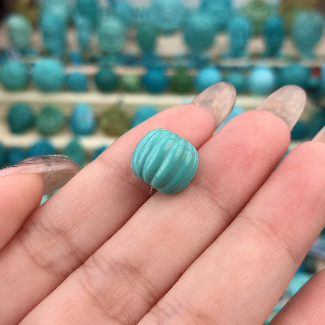 绿松石未镶嵌珠宝奇石