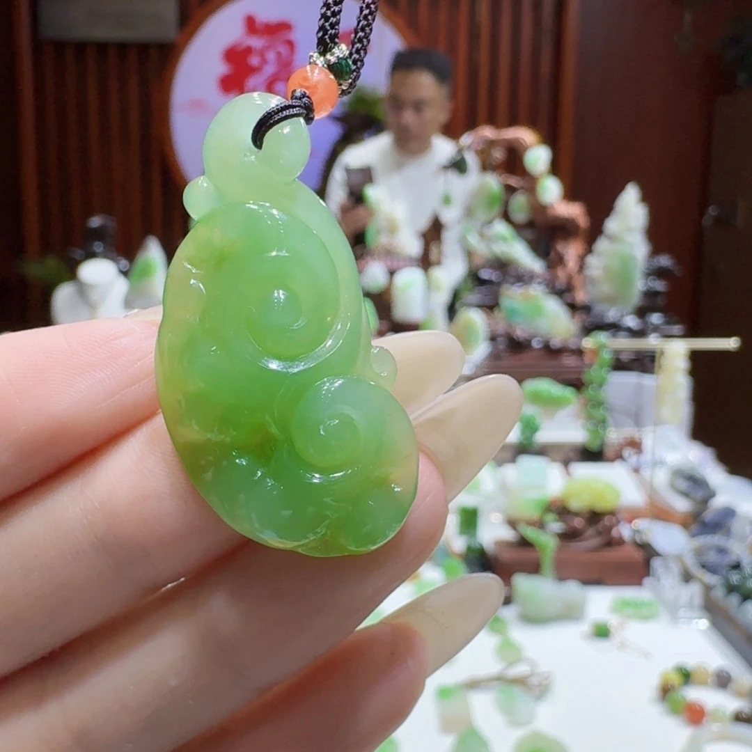 未镶嵌和田玉（碧玉）挂件果绿如意