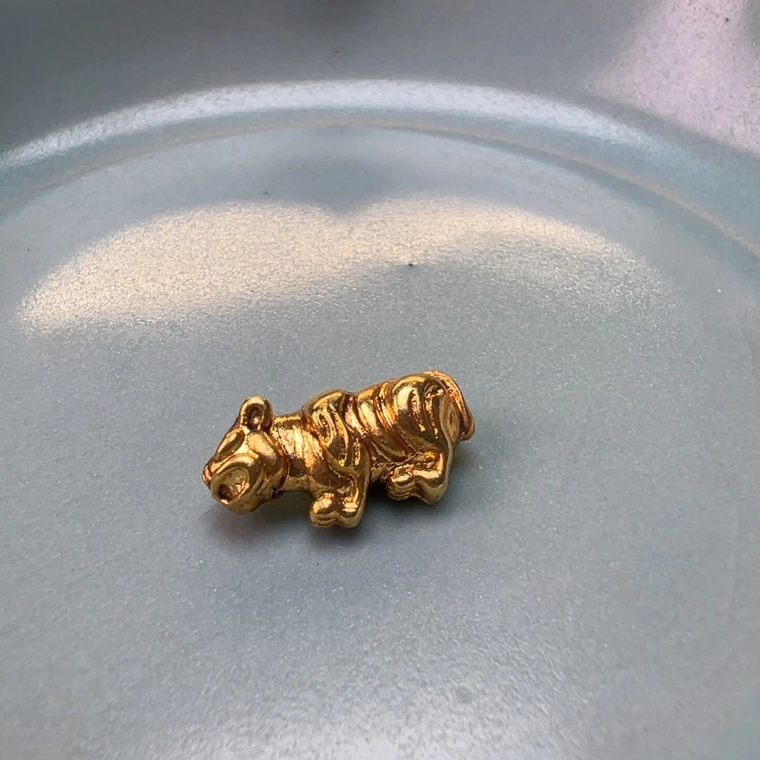 瓷片瓷器工艺精湛而艺术品