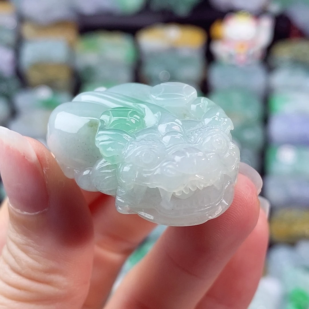 颈饰未镶嵌翡翠天然