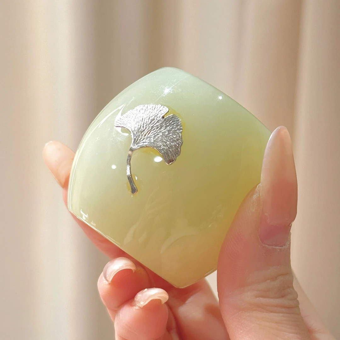 【意卿】 玉石镶银盖置