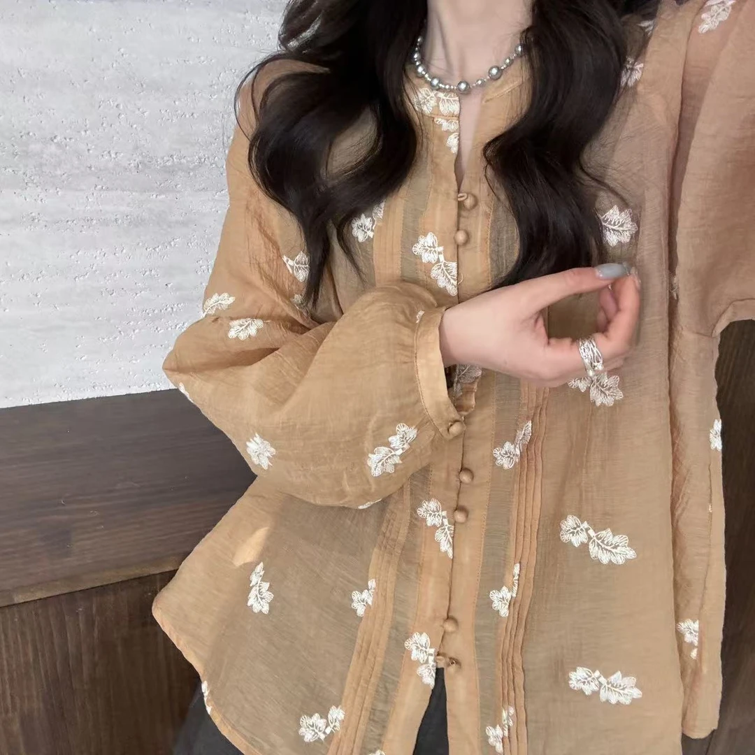 【玫瑰不语】天丝刺绣衬衫时尚显白设计感都市通勤法式甜美上衣女