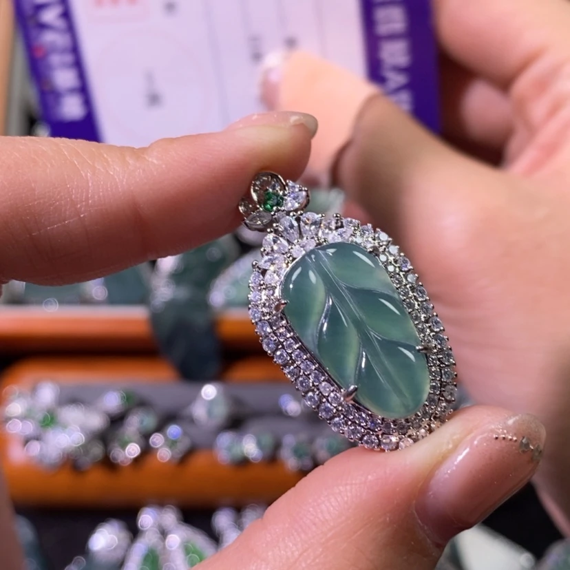 【闪购商品】翡翠颈饰未镶嵌天然