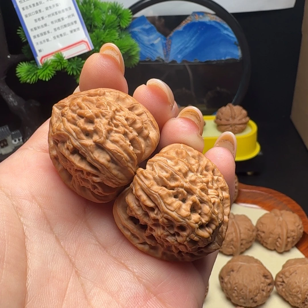 小***孩吊坠文玩核桃全品手捻三角白34