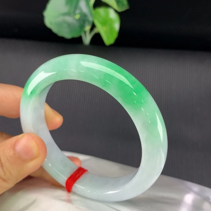 翡翠手镯未镶嵌正圈52