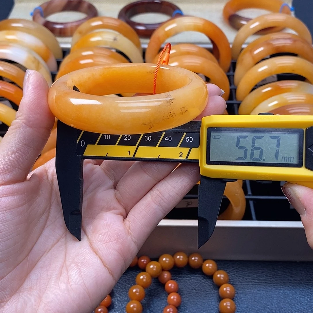 未镶嵌石英质玉（黄龙玉）手镯38号