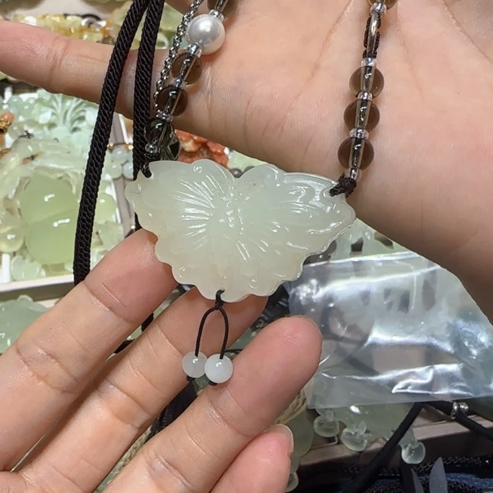 蛇纹石玉吊坠未镶嵌