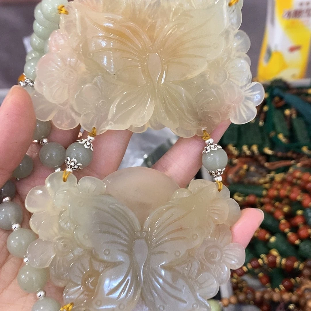 颈饰未镶嵌和田玉（糖玉）