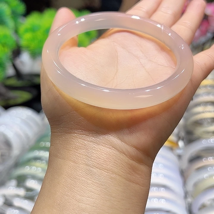 玛瑙/玉髓手镯未镶嵌64。65