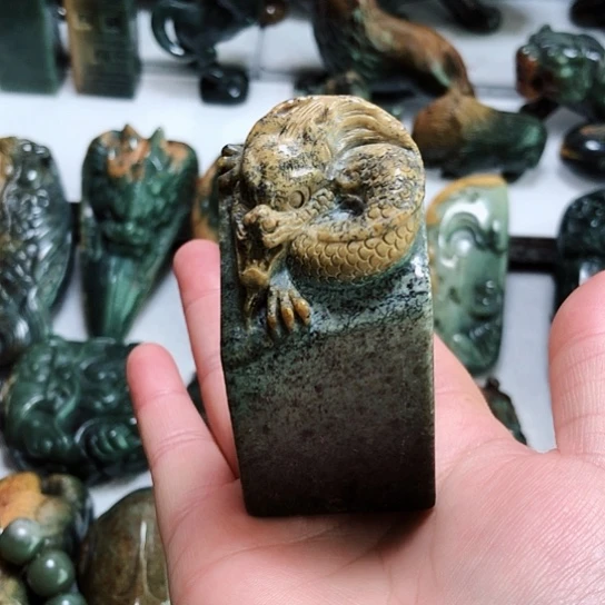 岫岩河磨玉（透闪石质玉）把件未镶嵌