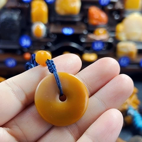 田黄石匠****堂田黄石挂件