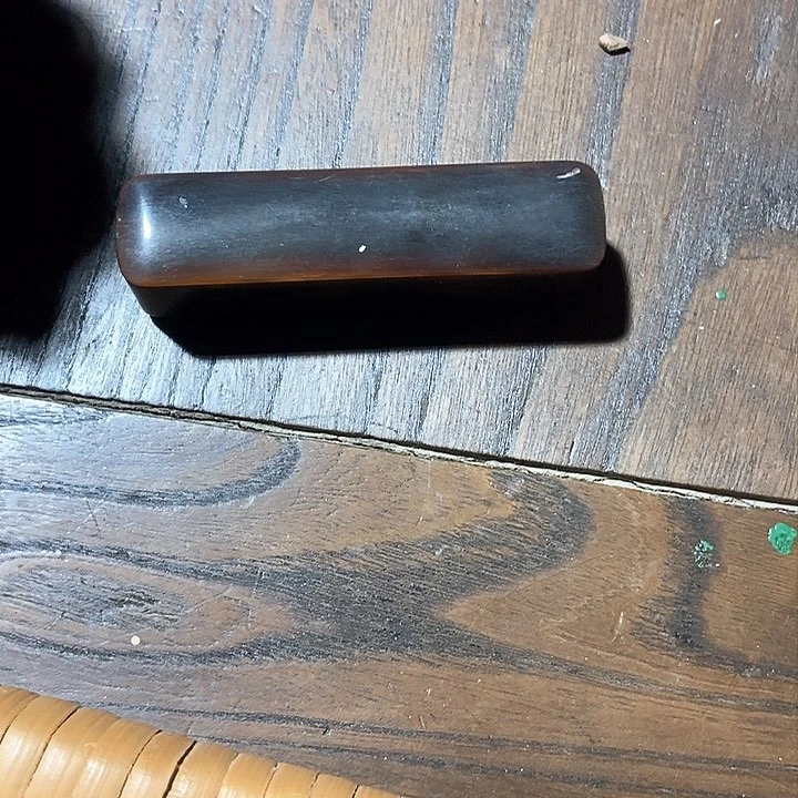 紫檀木类成套家具通**舌