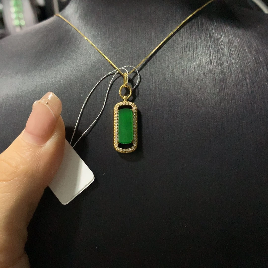 翡翠戒指18K金镶嵌吊坠