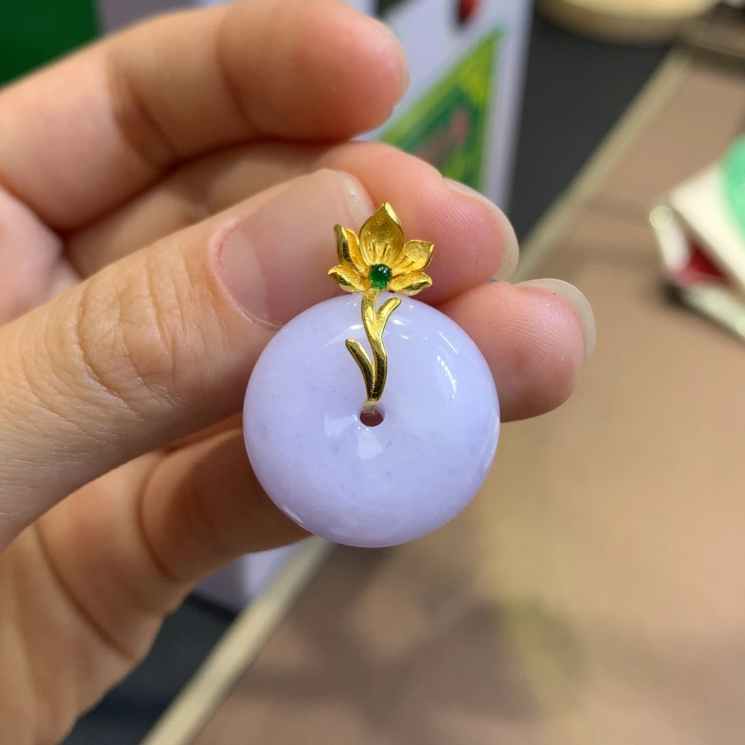 翡翠18K金镶嵌颈饰翡翠