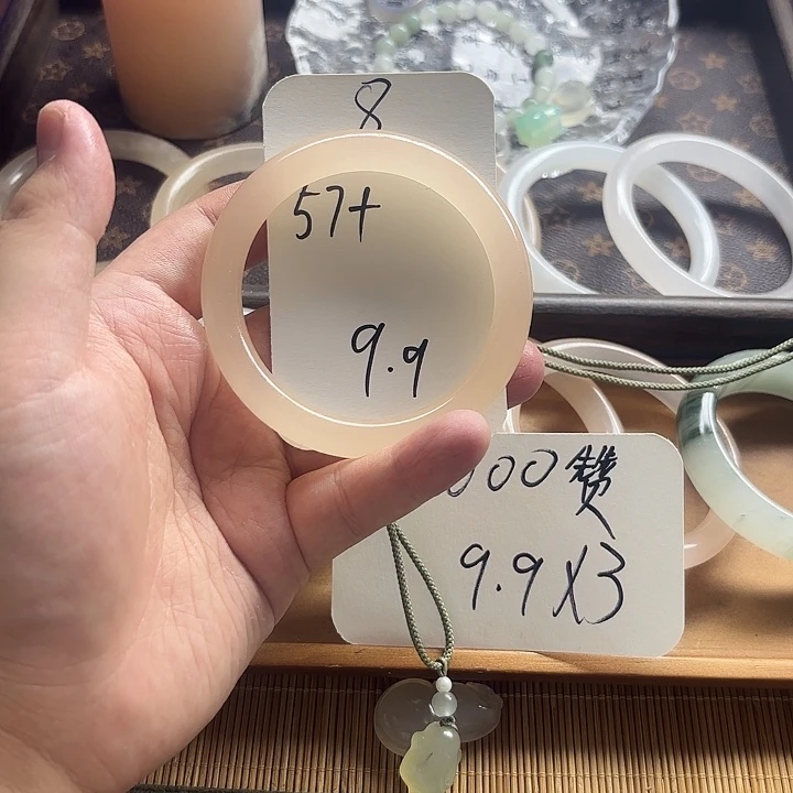 石英质玉未镶嵌手镯8