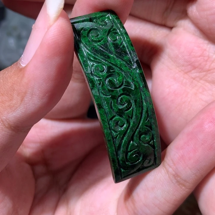 翡翠未镶嵌颈饰保真天然a货翡翠