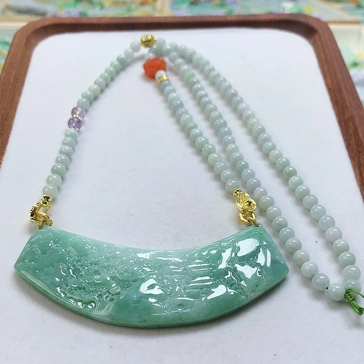 翡翠颈饰未镶嵌吊坠