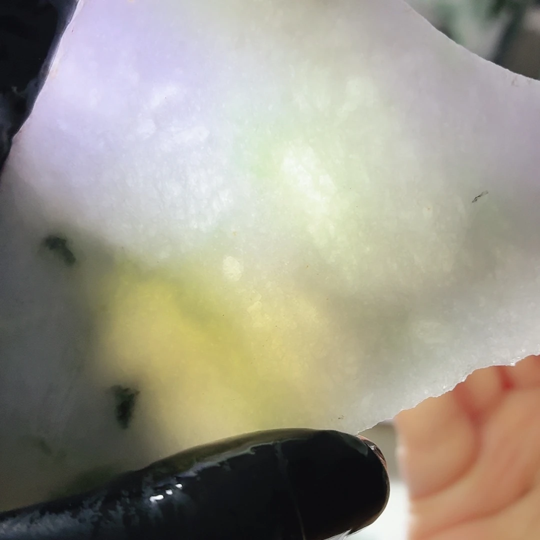 翡翠未镶嵌颈饰边角料