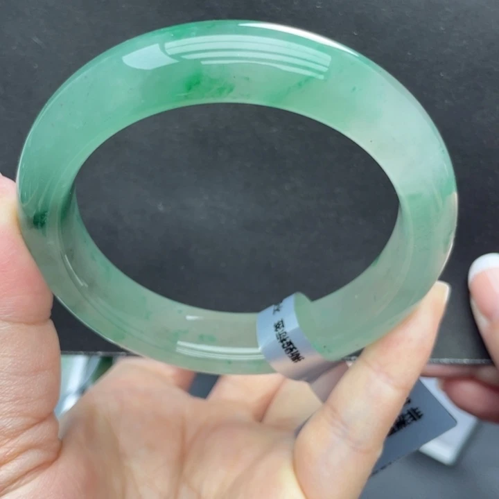 石英质玉未镶嵌手镯59