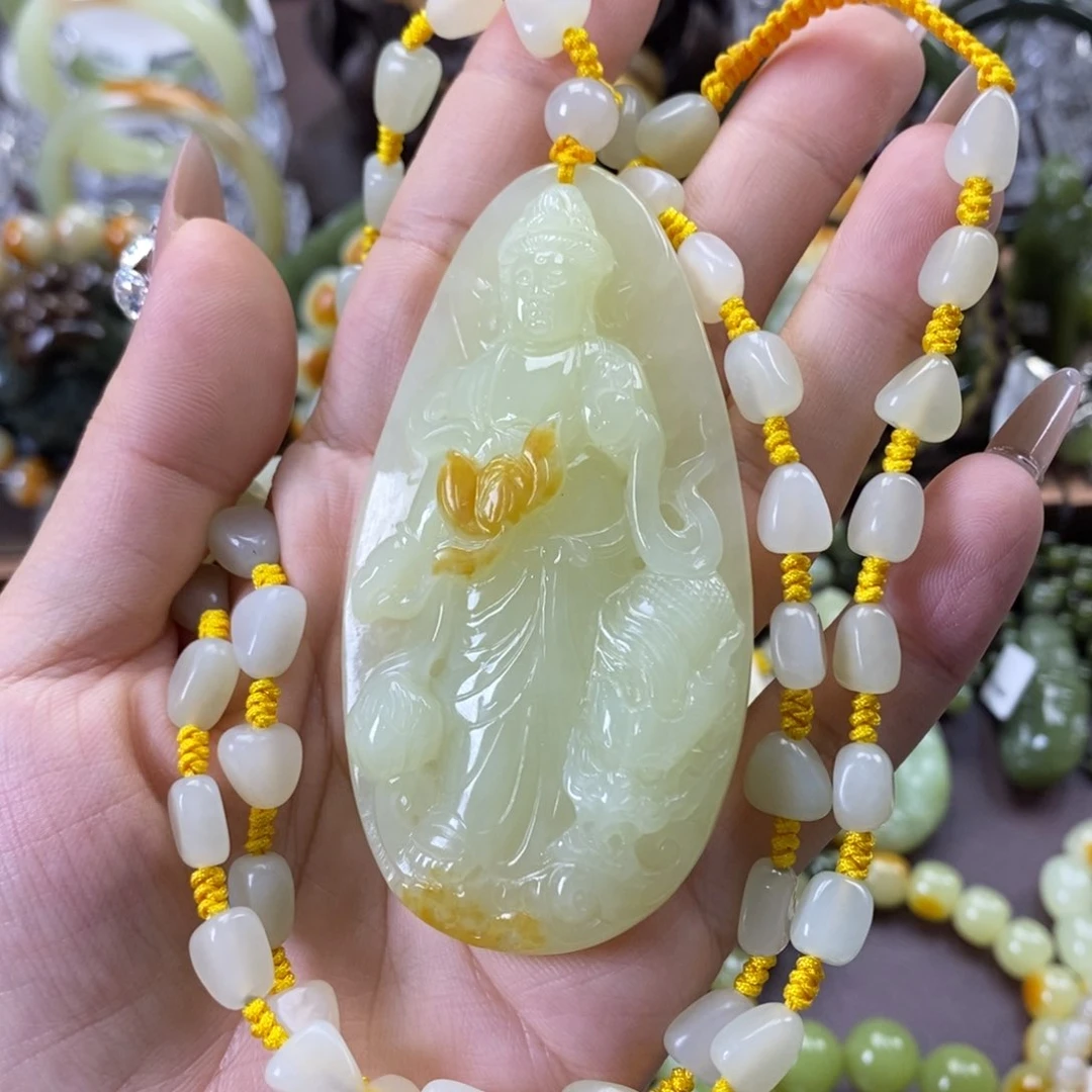 透闪石质玉未镶嵌挂件好**见