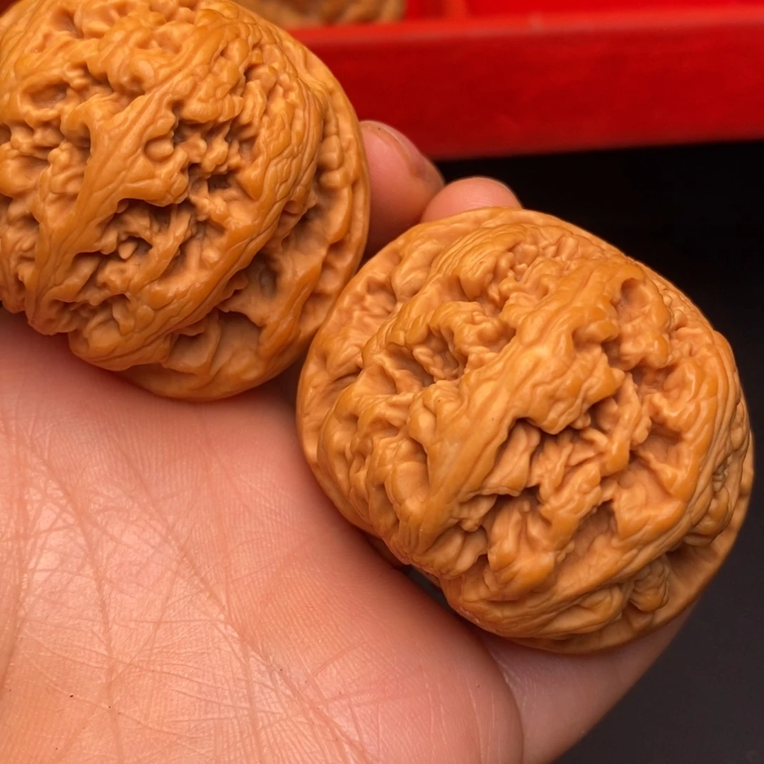 文玩核桃把件秦岭野生核桃