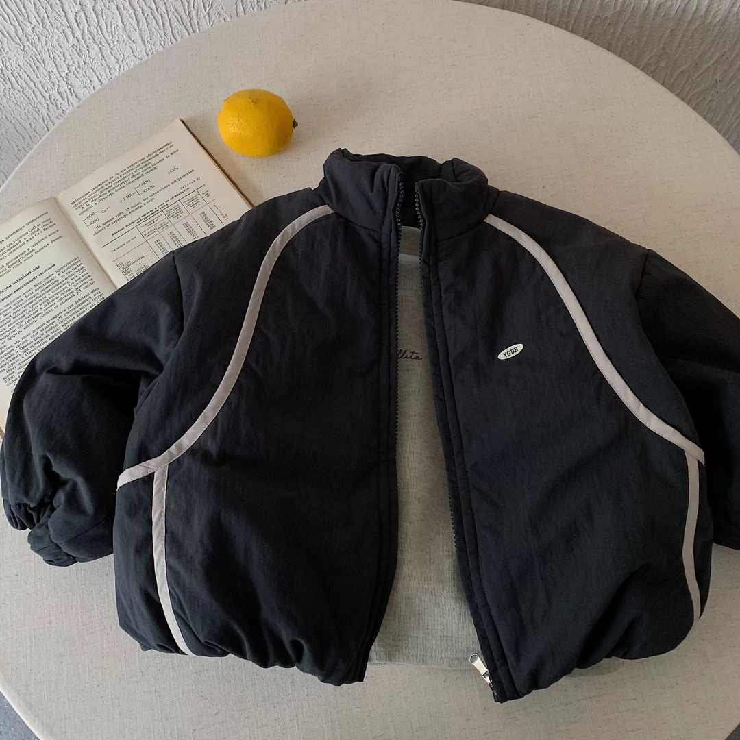 儿童加绒外套复古运动风黑色拉链夹克男女童冬季宽松撞色休闲外套