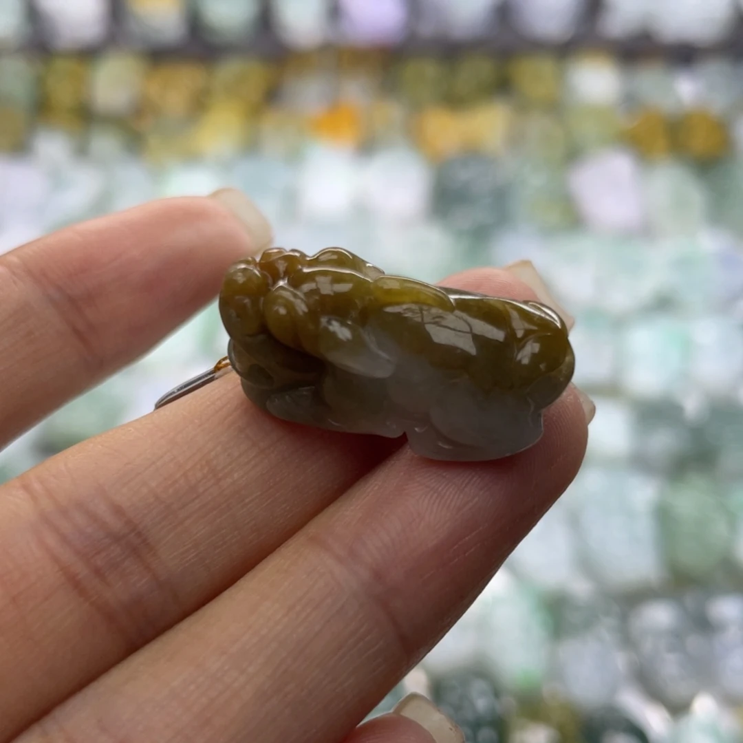 颈饰未镶嵌翡翠貔貅